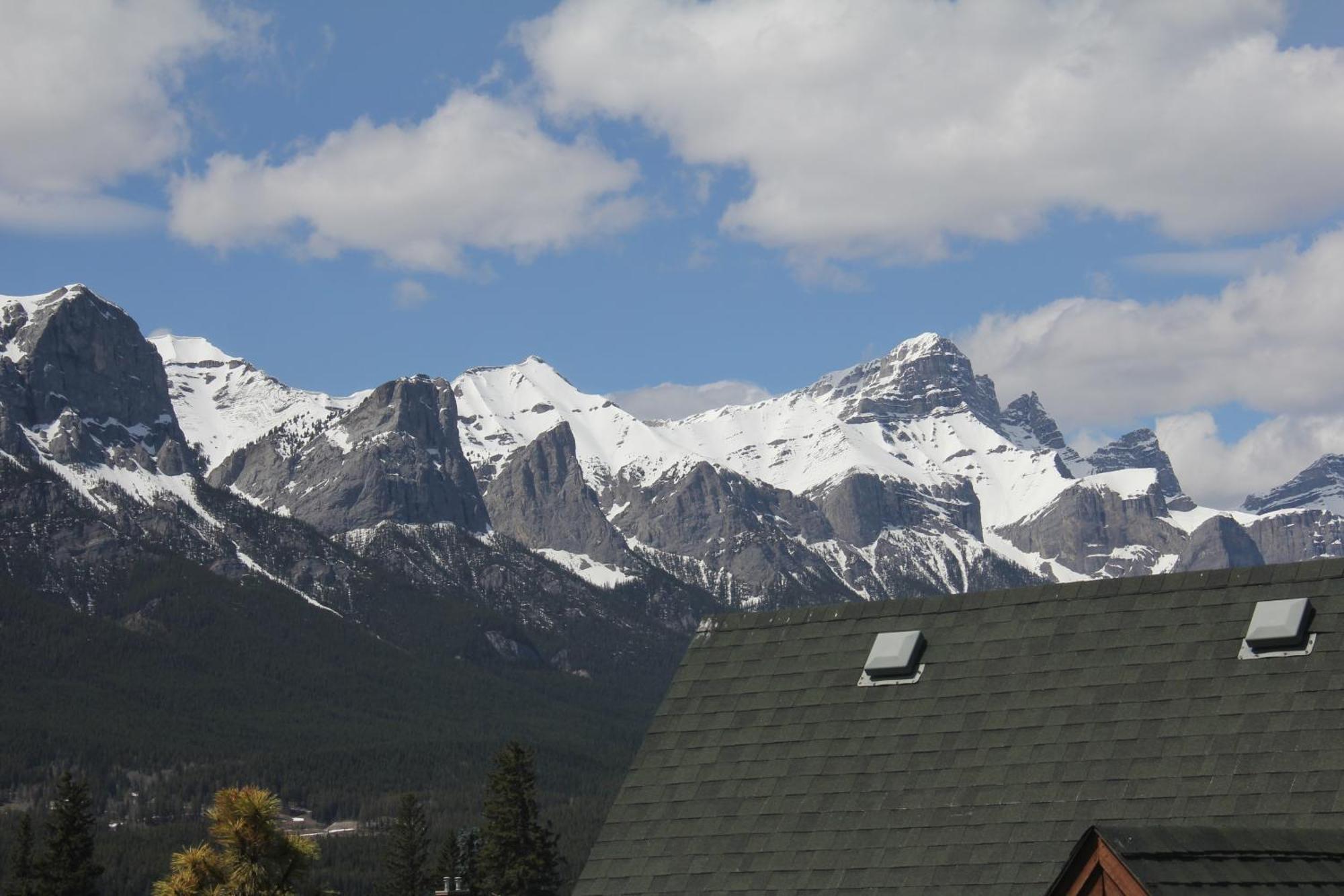 Windtower Lodge - Canmore Bagian luar foto