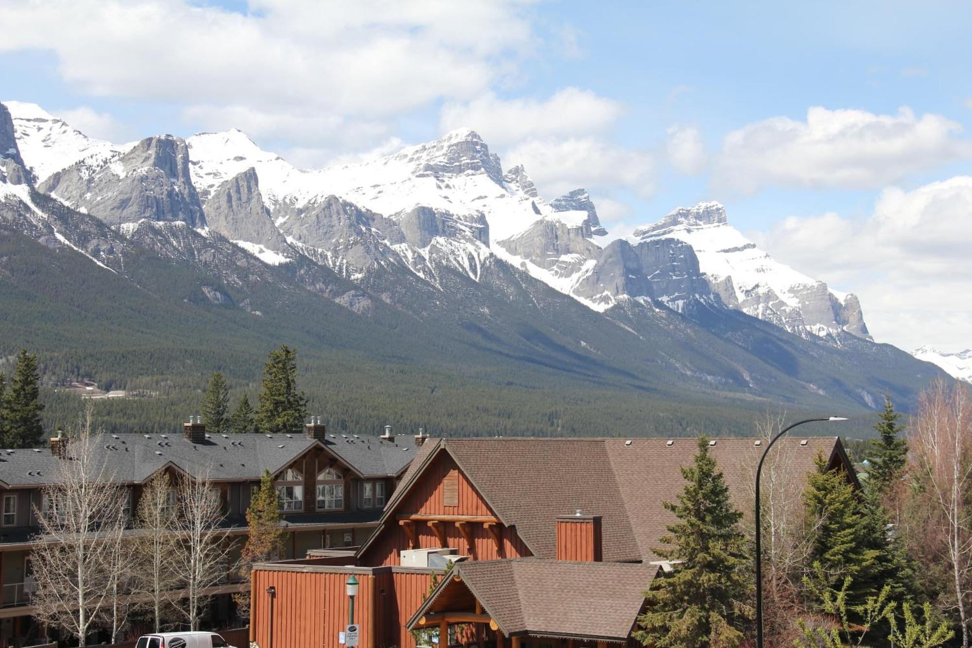 Windtower Lodge - Canmore Bagian luar foto